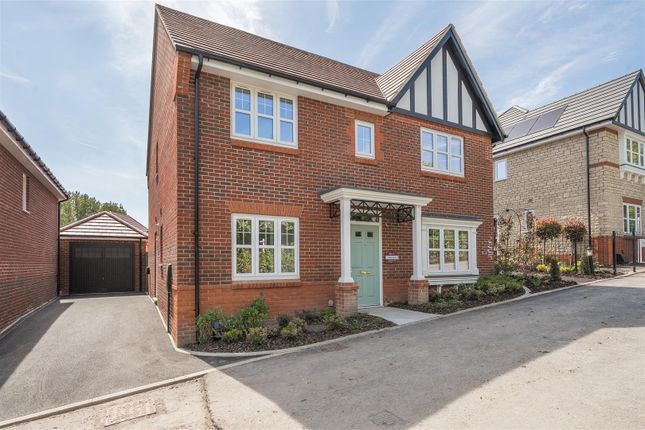 Otter Close, Chilvester Hill, Calne 4 bed detached house for sale