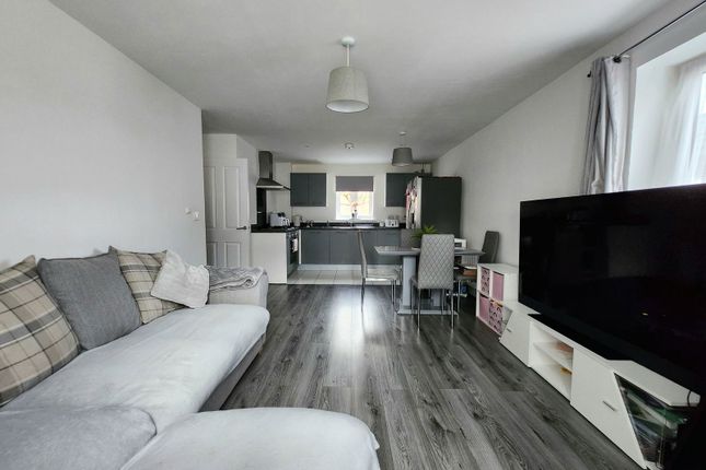 2 bed flat