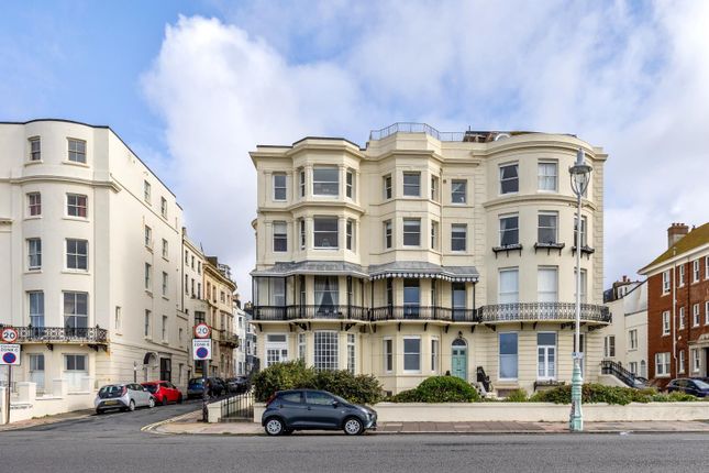 Marine Parade, Brighton BN2 2 bed apartment for sale