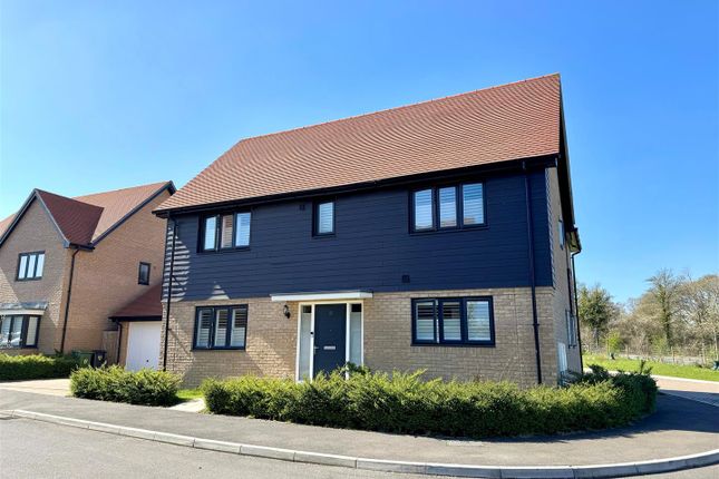 5 bed detached house