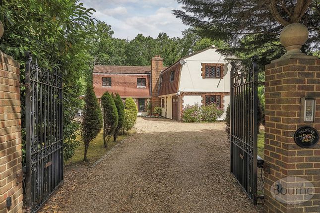 5 bed detached house