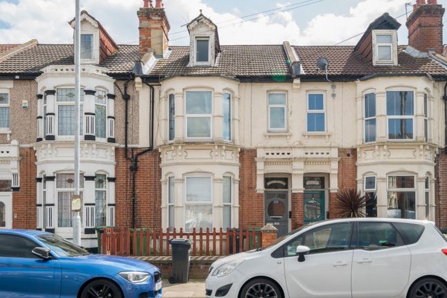 Stubbington Avenue, Hampshire PO2 2 bed flat for sale