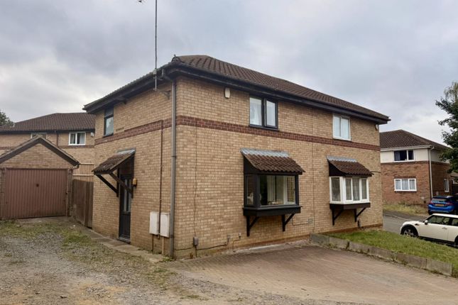 Little Gull Close, Southfields, NN3 5BU 2 bed semi