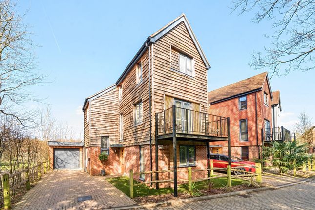 Chervil Close, Godalming, GU7 4 bed detached house for sale