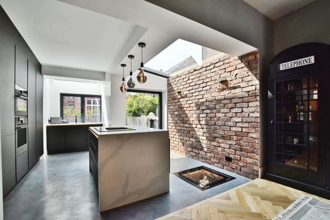 4 bedroom terraced house for sale