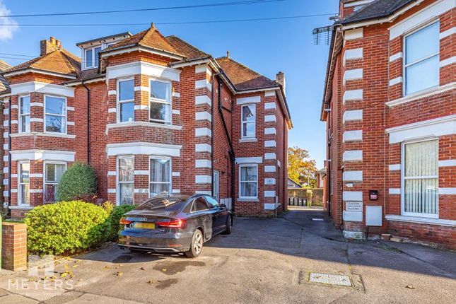 Crabton Close Road, Bournemouth, BH5 2 bed apartment for sale
