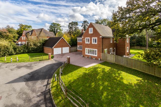 5 bed detached house