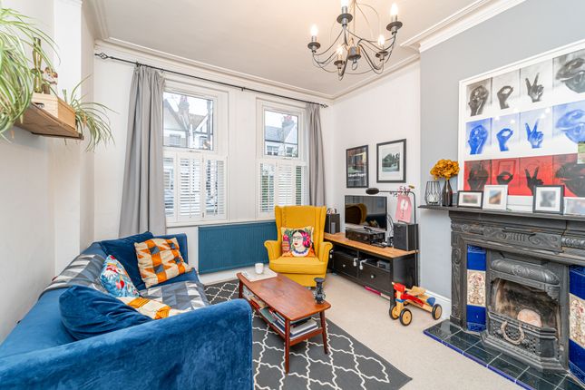 Sirdar Road, Wood Green N22 2 bed apartment for sale