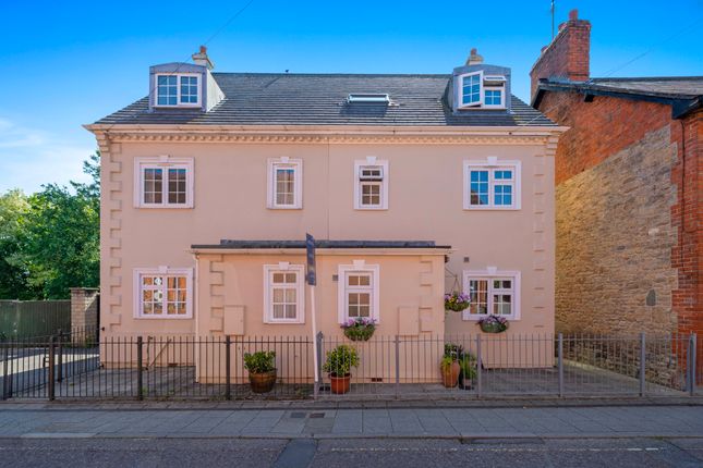 4 bedroom semi-detached house for sale