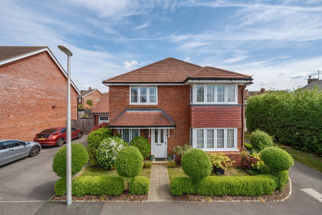 Eamer Crescent, Berkshire RG41 4 bed detached house for sale