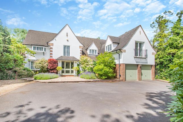5 bed detached house
