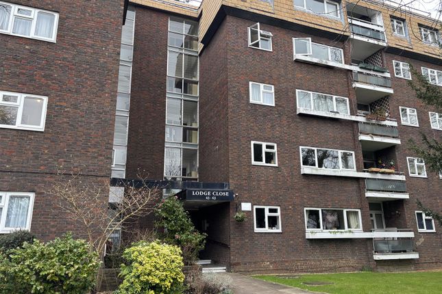 3 bedroom flat for sale
