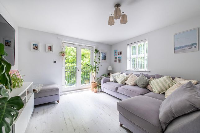 Ingress Park, Greenhithe 2 bed flat for sale