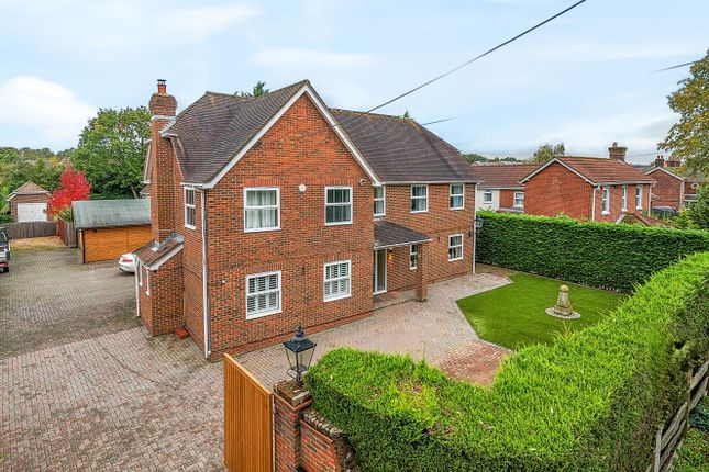 5 bed detached house