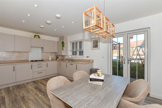3 bed detached house