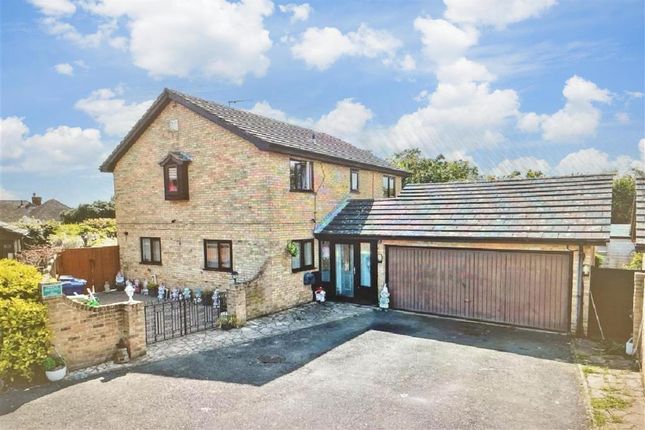 4 bed detached house