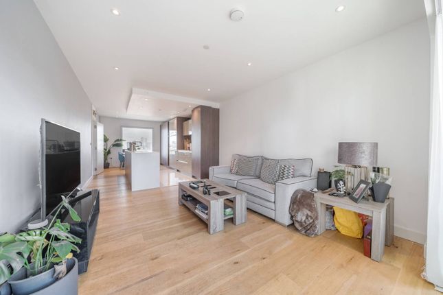 Hugero Point, Greenwich, London, SE10 2 bed flat for sale