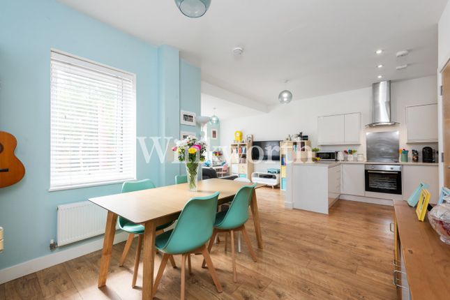 Wells Mews, London, N11 3 bed terraced house for sale