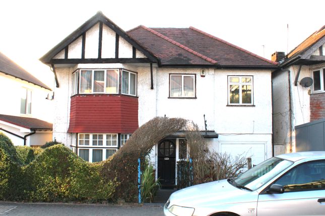 5 bed detached house