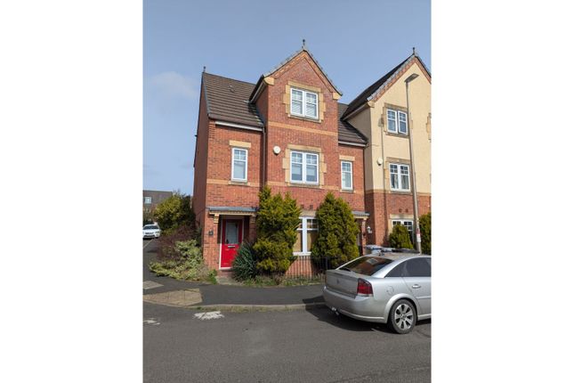 4 bedroom town house for sale