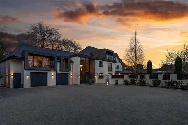 Chislehurst, Chislehurst 9 bed detached house for sale