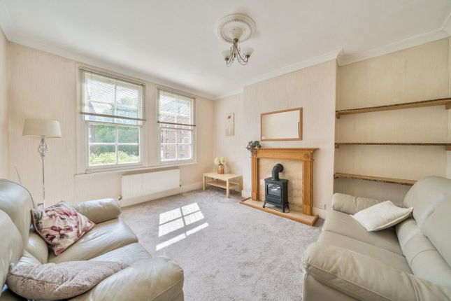Lomond Grove, London SE5 1 bed flat for sale