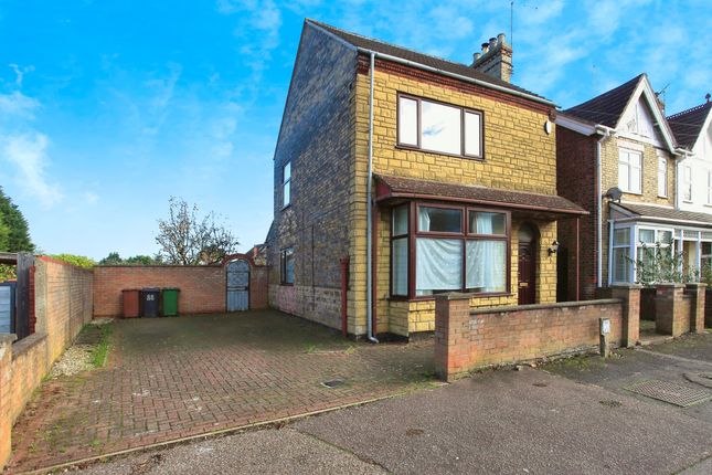 5 bed detached house