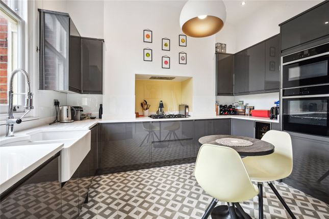 4 bed flat