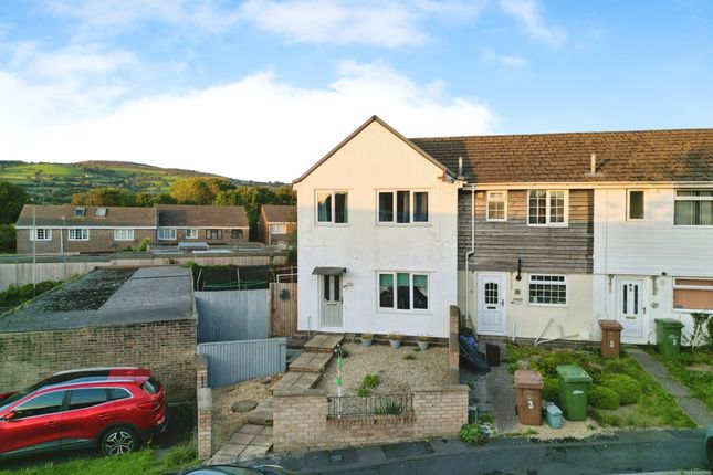 3 bed end terrace house