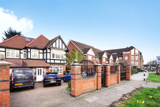 6 bedroom detached house for sale