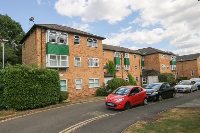 Emmview Close, Wokingham, RG41 2 bed flat for sale