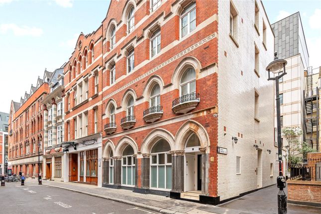 Bream's Buildings, London, EC4A 2 bed apartment for sale