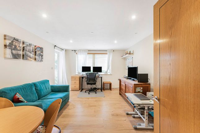 Newport Avenue, London, E14 1 bed apartment for sale