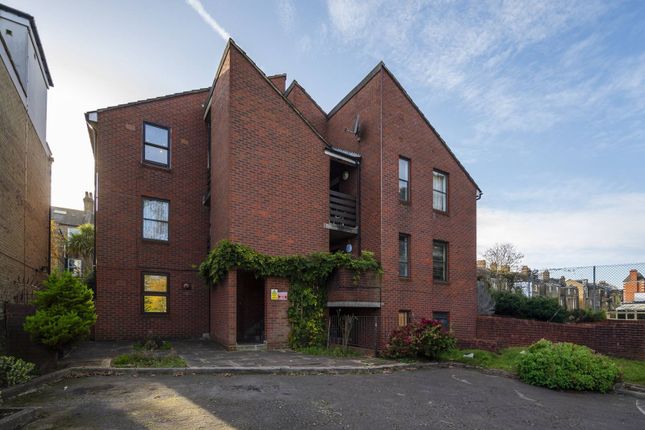 Malvern Road, Queen's Park, London, NW6 1 bed flat for sale
