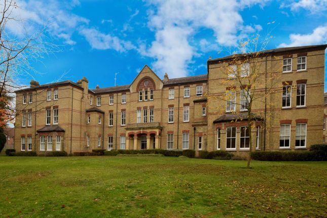 Leavesden Court, Watford, Abbots... 2 bed flat for sale