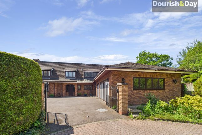 Rowley Avenue, Stafford ST17 5 bed detached house for sale