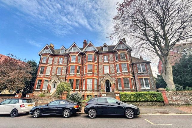Blackwater Road, Eastbourne 2 bed flat for sale
