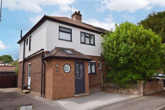 Lovelace Gardens, Hersham, KT12 3 bed semi