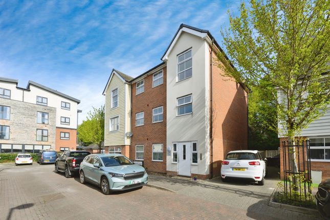 2 bedroom flat for sale