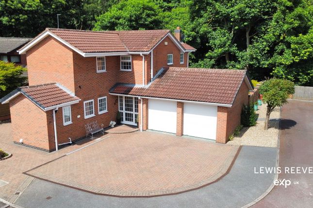 4 bed detached house