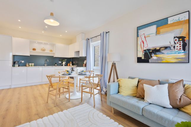 Arras Close, Kent CT19 2 bed apartment for sale
