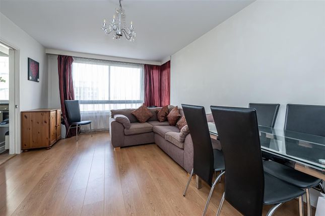 THE WATER GARDENS, London, W2 1 bed flat for sale