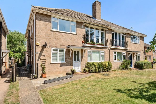 Shaef Way, Teddington, TW11 2 bed flat for sale