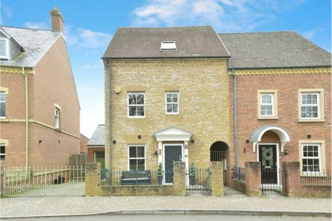 4 bedroom semi-detached house for sale