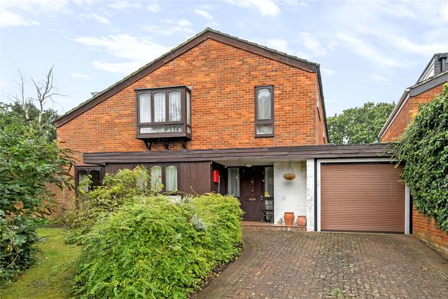 5 bed detached house