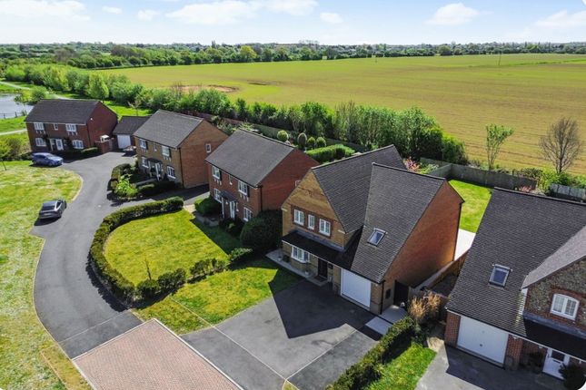 5 bed detached house
