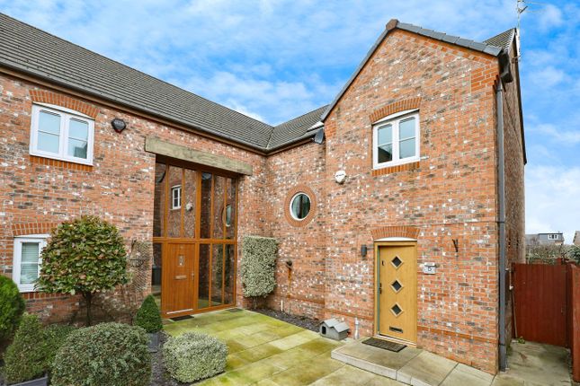 5 bedroom semi-detached house for sale