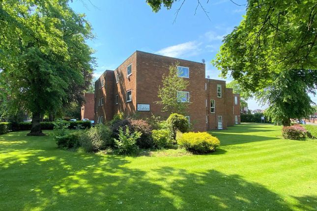2 bedroom ground floor flat for sale