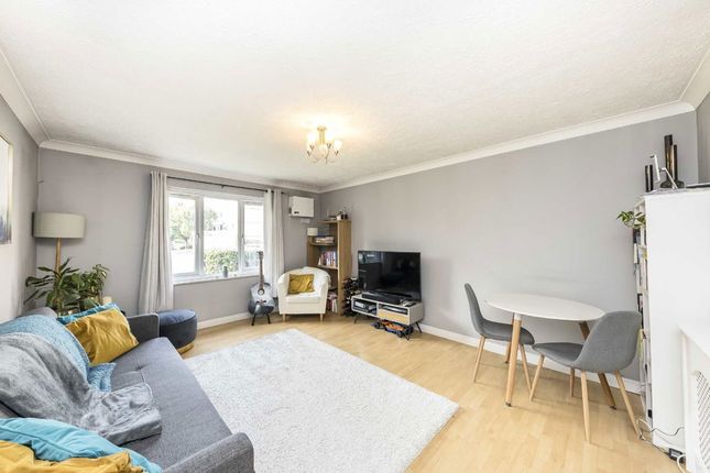 Rossetti Road, London SE16 2 bed flat for sale