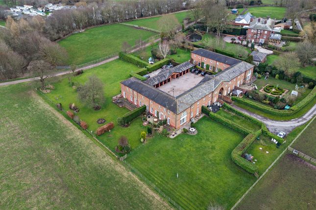 Somerford, Congleton, Cheshire, CW12 3 bed mews for sale